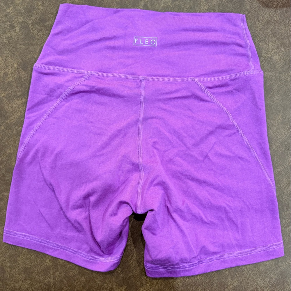 FLEO Shorts - purple